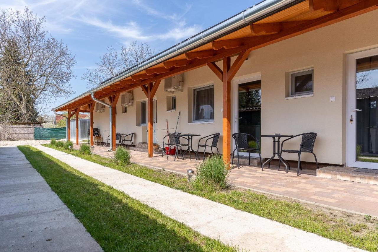 Lili Apartman Harkány Exterior foto