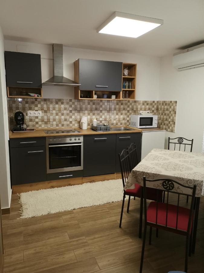 Lili Apartman Harkány Exterior foto