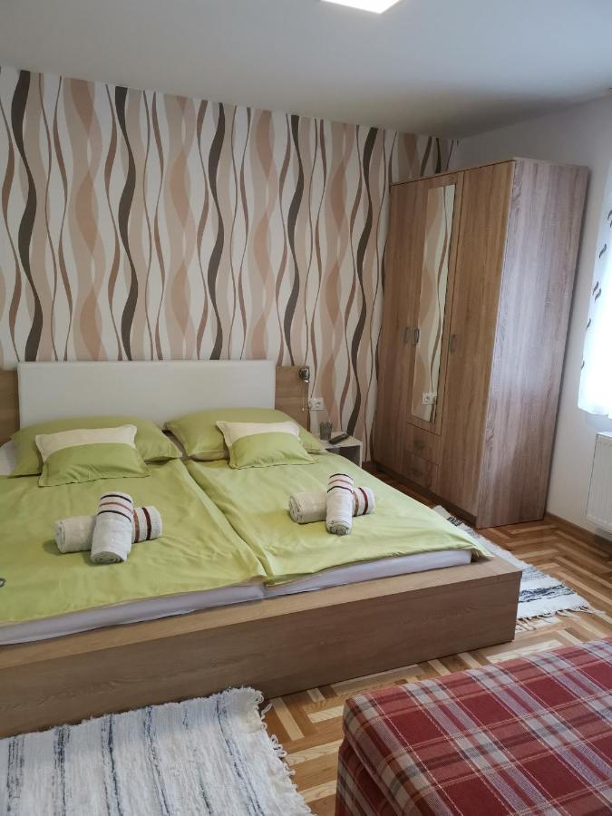 Lili Apartman Harkány Exterior foto