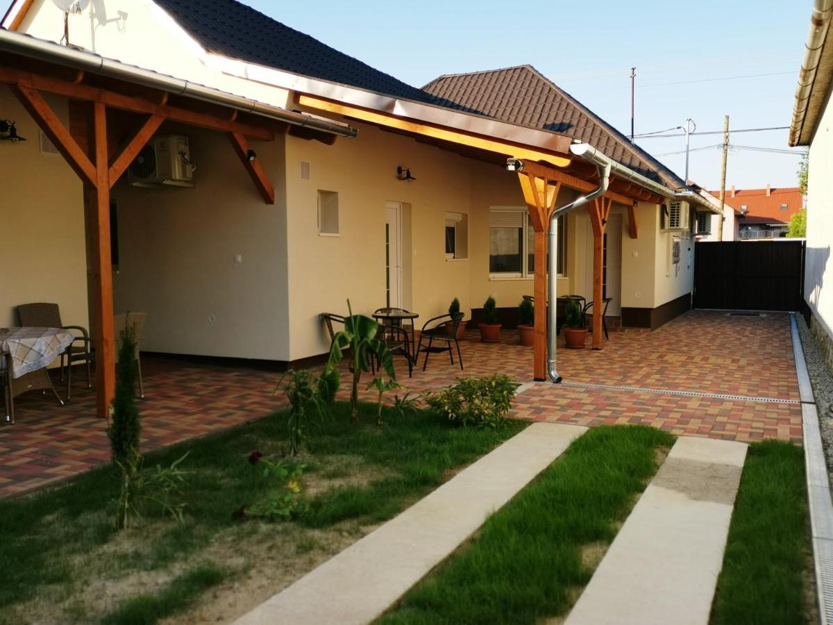Lili Apartman Harkány Exterior foto