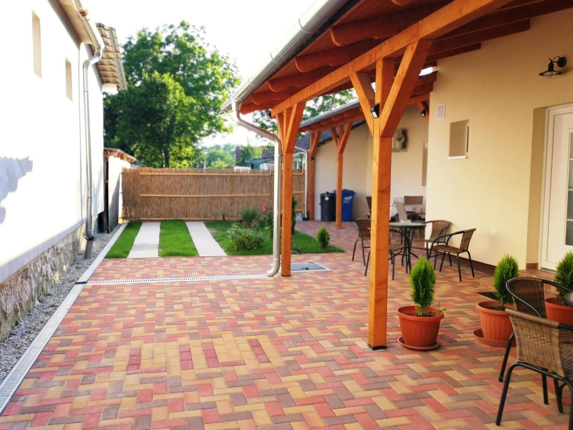 Lili Apartman Harkány Exterior foto